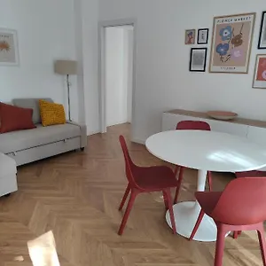 apt-elegante-bilocale-a-milano-con-balcone.italymilanhotels.net/